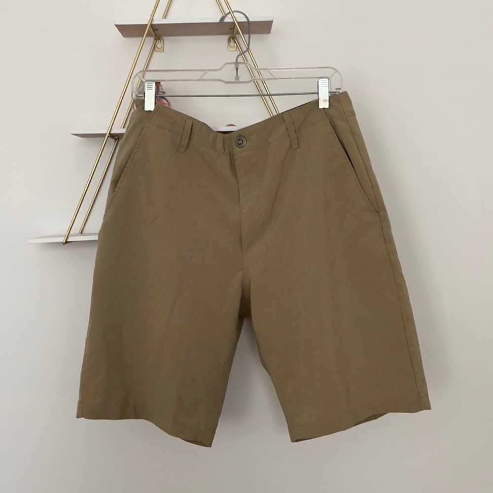 Size 33 Men’s Volcom tan shorts